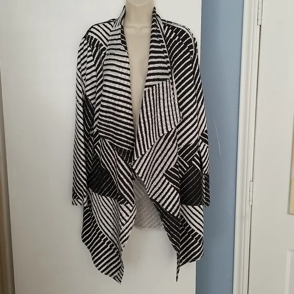 Chico's Travelers Black & White Jacket Size L/12 (Chico's 2) - Picture 1 of 9
